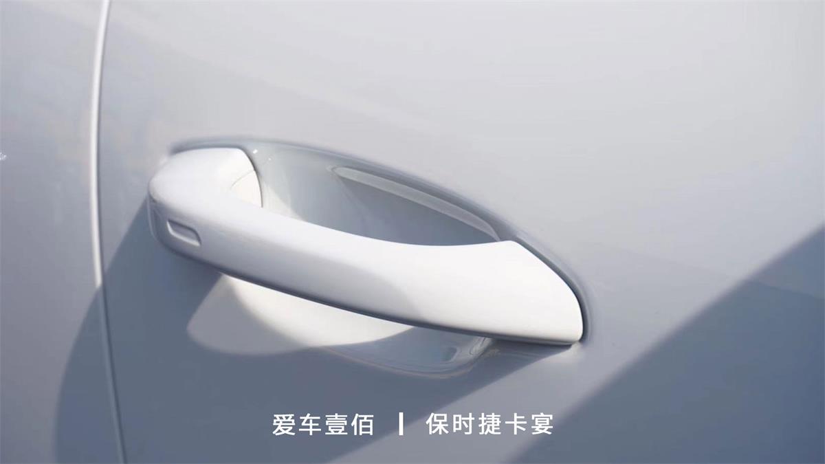 保時(shí)捷卡宴【愛車壹佰】施工ROLIPS隱形車衣